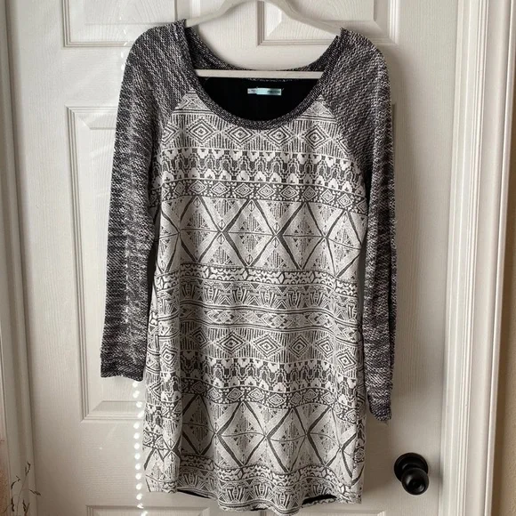 Aztec pattern tunic - Picture 1 of 3